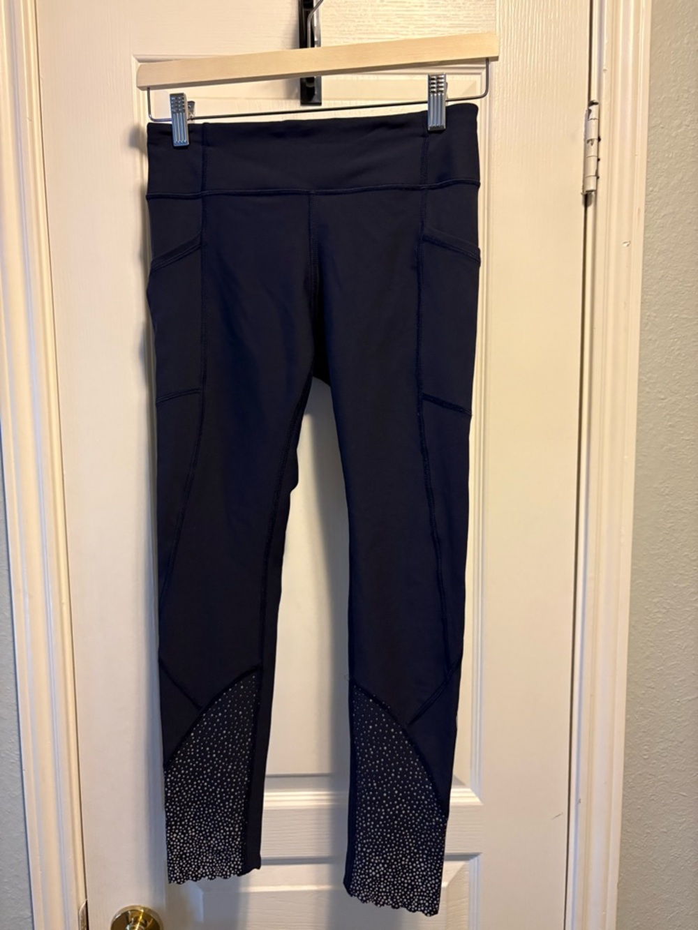 Lululemon Dark Blue Leggings with Scalloped Leg Bottoms - Size 6